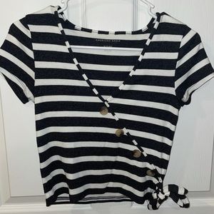 American Eagle Crop Top